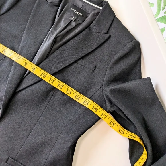 ⭐Black Banana Republic Suit Jacket Blazer Size 4 Classic Fit⭐ - Picture 8 of 9